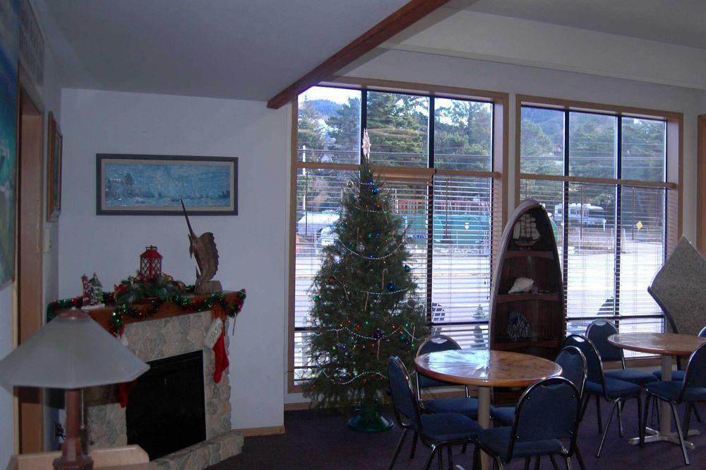 Gold Beach Inn Extérieur photo